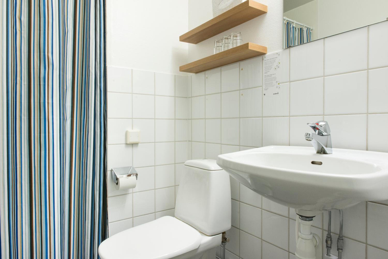 Bathroom 5, Hotell Björken, Umeå