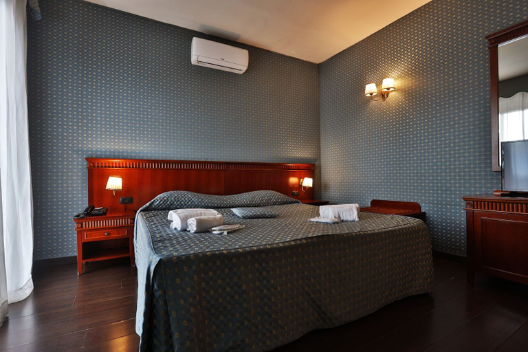 Bedroom 5, HOTEL LA FAYETTE LICOLA, Napoli