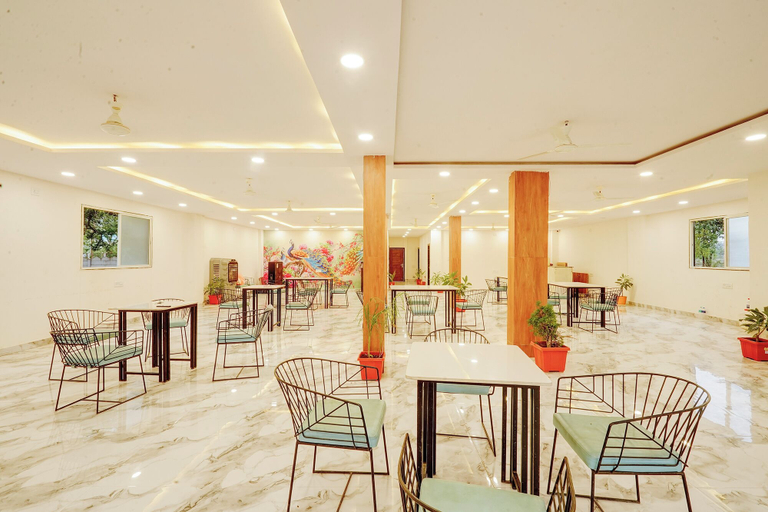 Restaurant 4, Fabhotel Pk Residency, Bhopal