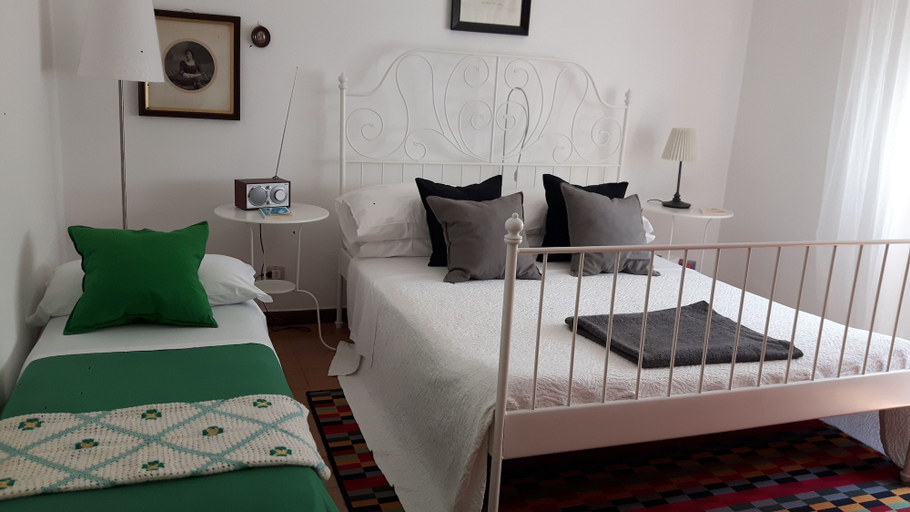 Others 5, Apartment With Garden and Private Parking, Como
