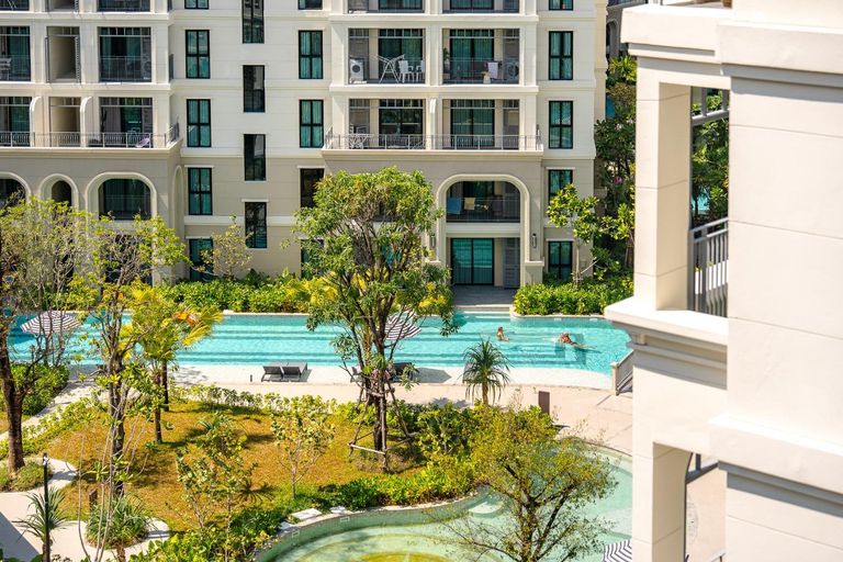 5, Modern Apartments in the Title Legendary Bang Tao, Pulau Phuket