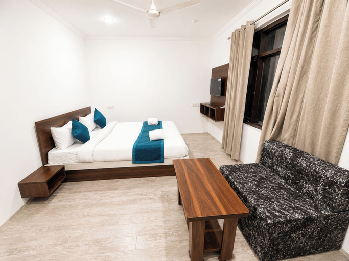 Room 5, Hotel Lake Ville Srinagar, Srinagar