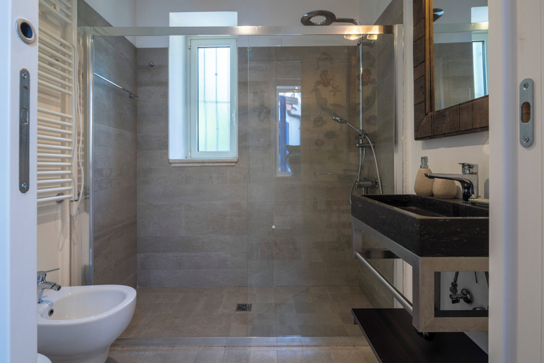 Bathroom 3, Villa Acquaro Santa Caterina, Catanzaro
