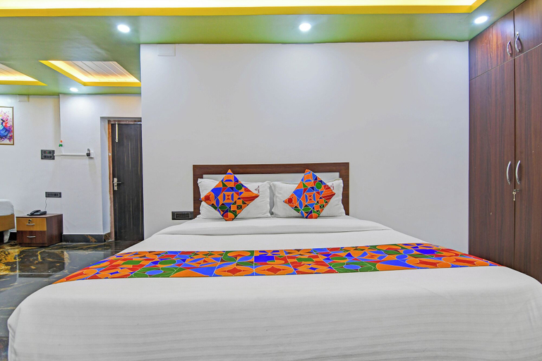 Room 3, Fabhotel Prime Tanishq Inn, North 24 Parganas