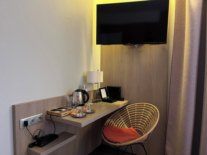 Living area 5, Hôtel Normandy, Eure