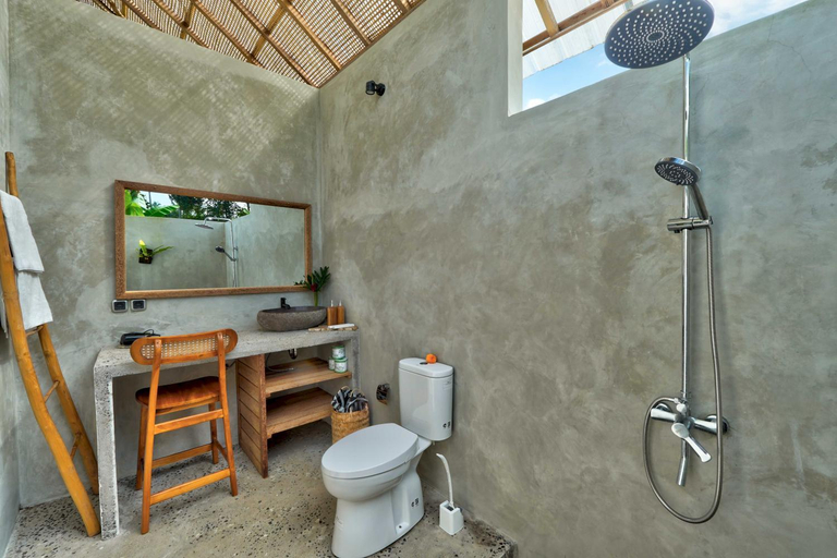 Bathroom 3, Sayuban Villa, Bangli