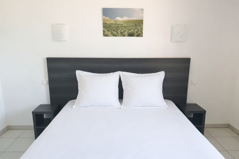 Bedroom 3, Appart'hotel Résidence La Provence, Bouches-du-Rhône