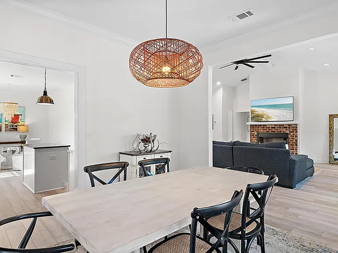 Dining 4, Abby's Abode, Walton