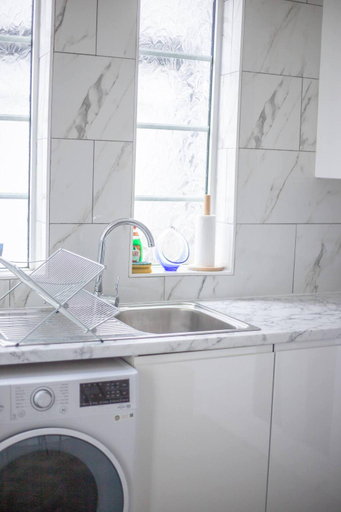 2, Art Deco Stylish 3 Bed Apartment, Southend-on-Sea