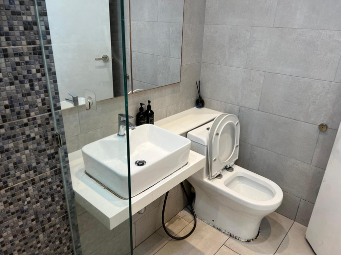 Bathroom, The Shore by The Sea Kota Kinabalu Perfect Host, Kota Kinabalu