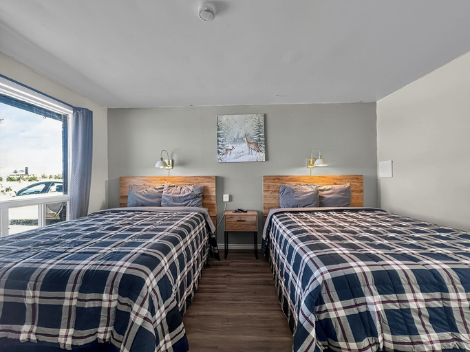 Bedroom 5, Skyview Motel, Dufferin