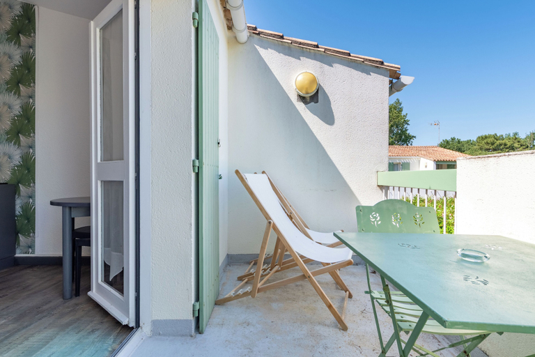Others 4, Le Parasol, Charente-Maritime