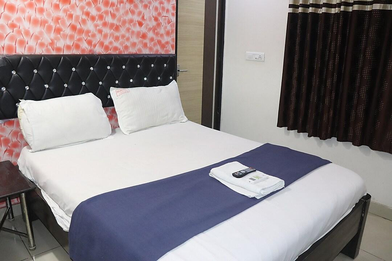 Bedroom 2, Hotel Rajadhani, Guntur