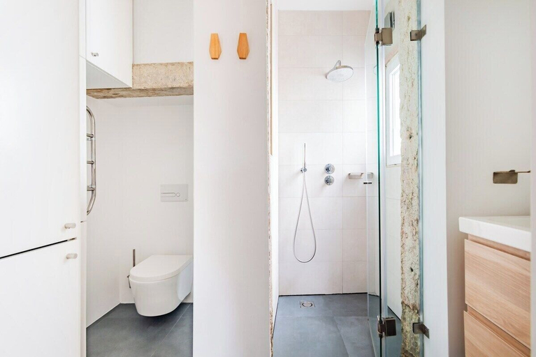 Bathroom 3, Bright Loft at Lisbon Downtown, Lisbon