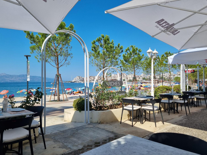 Food & Drinks 4, Amazing Center Sea View Apartment, Sarandës