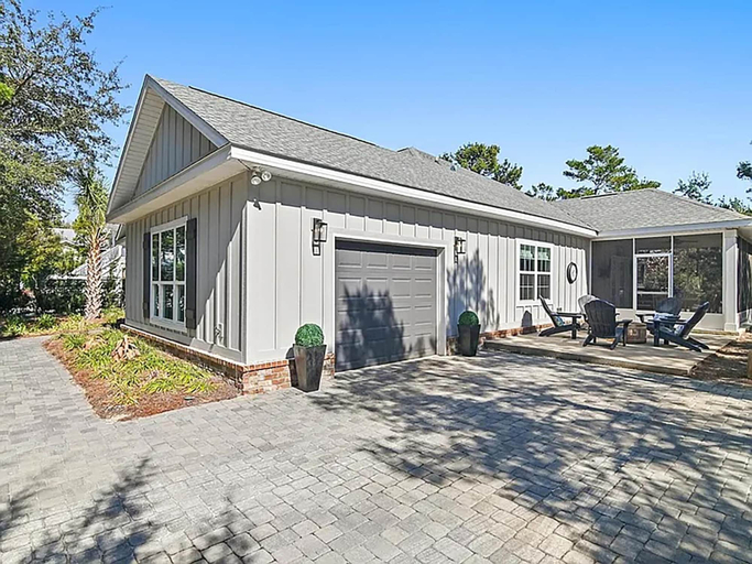 Exterior 5, Abby's Abode, Walton