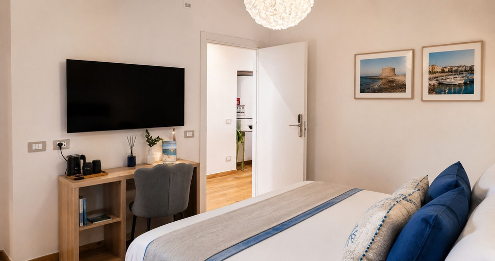 Room 3, Sea Bloom, Rome