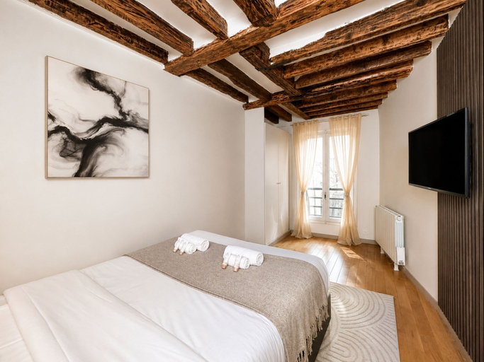 Bedroom 4, 1619 Colombier, Paris