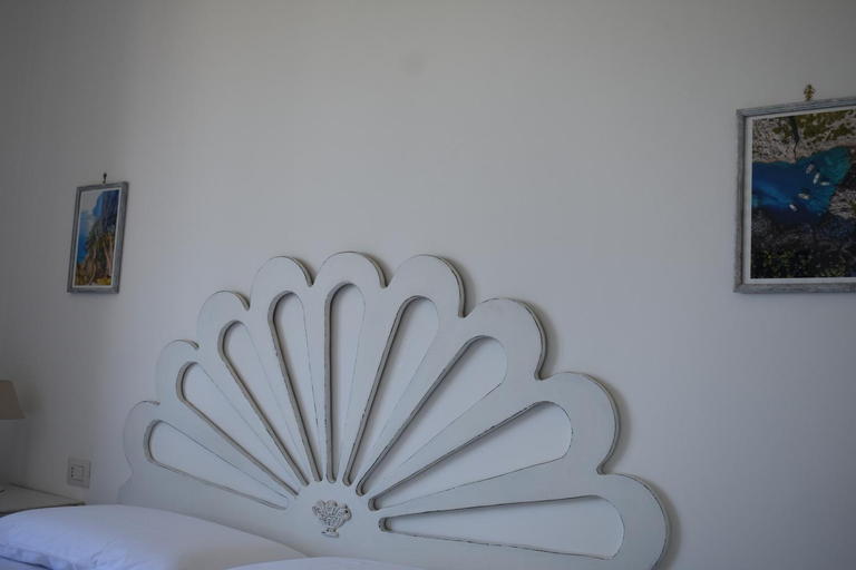 Bedroom 2, Villa Cristina, Napoli