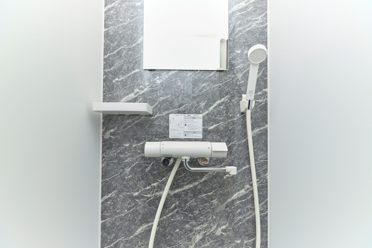 Bathroom 3, J-ARC Kamata, Ōta