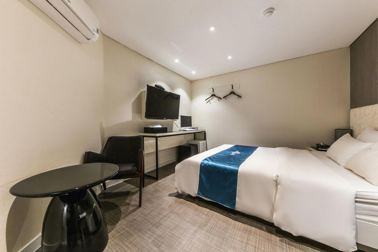 Bedroom 3, Cheonho Hotel The Blue, Gandong