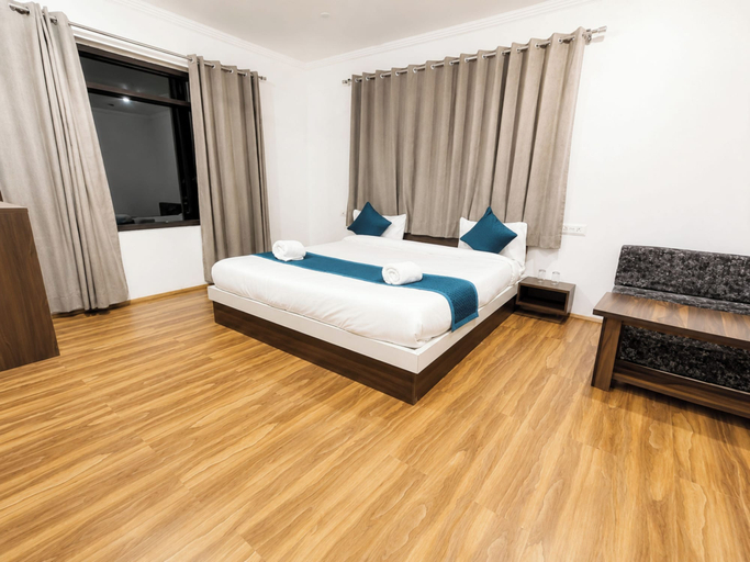 Room 4, Hotel Lake Ville Srinagar, Srinagar