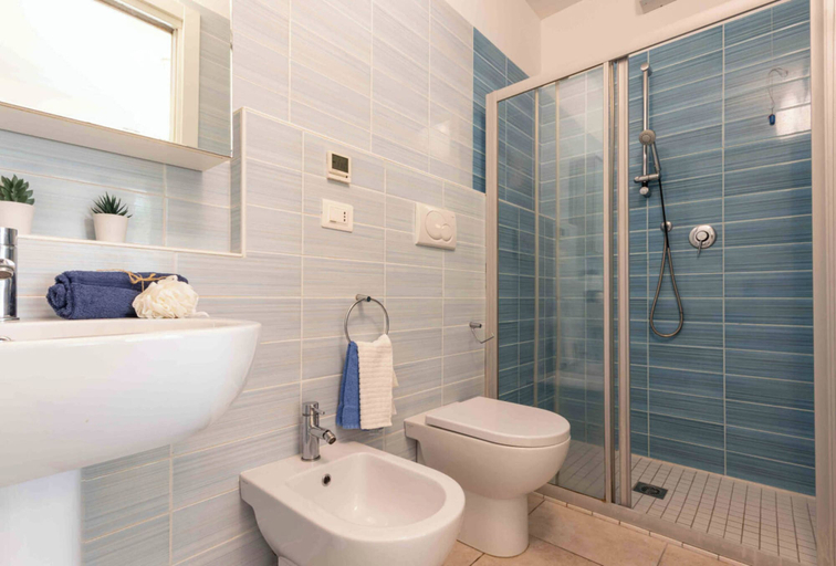 Bathroom 5, Relaxing Apartment in a Village With Swimming Pool, Venezia