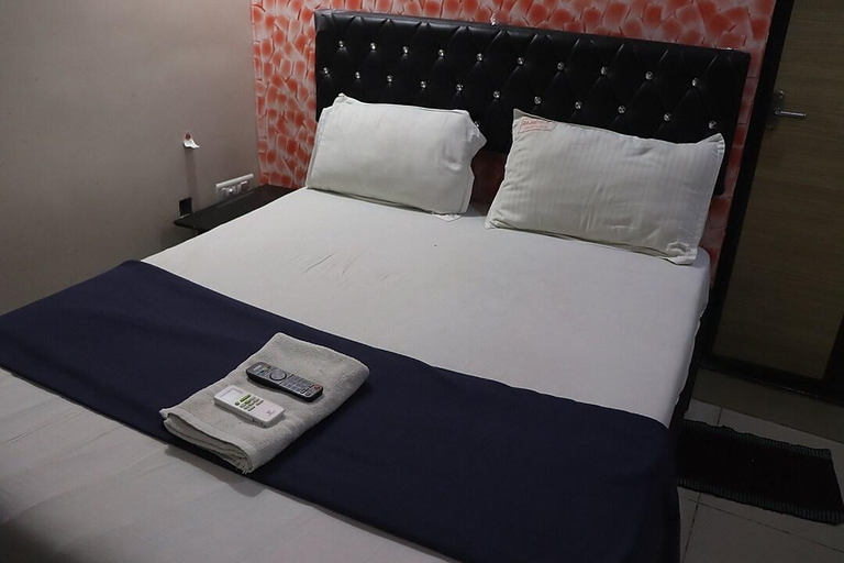 Bedroom 3, Hotel Rajadhani, Guntur