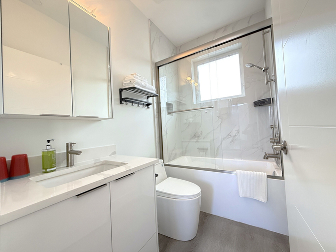 Bathroom 5, Vancouver Mandy Laneway Home, Greater Vancouver
