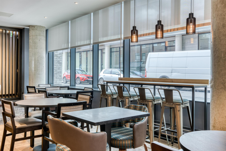 Food & Drinks 5, Premier Inn Dublin Cc Gloucester St South, Dublin
