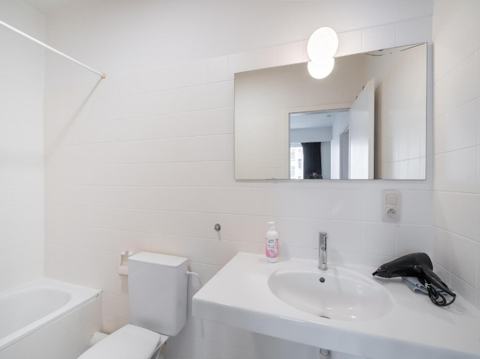 Bathroom 5, Antwerp bright apartment stay, Antwerpen