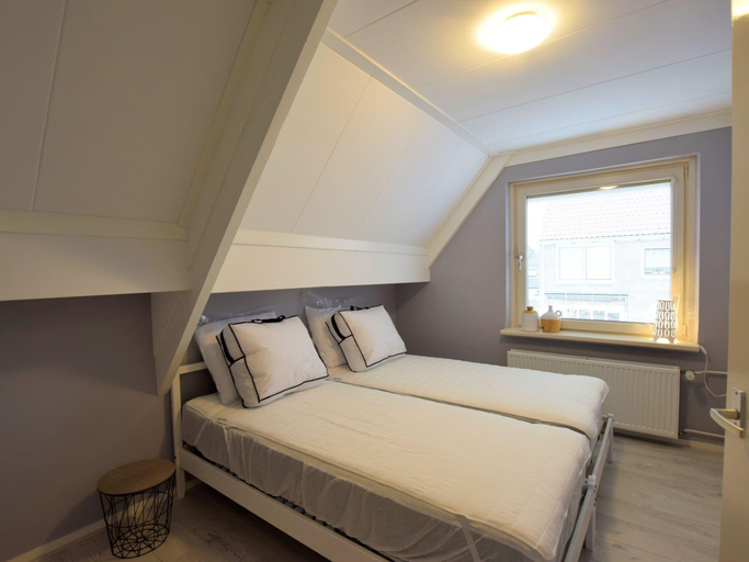 Bedroom 2, Terraced House by Katwijk Beach Center, Katwijk
