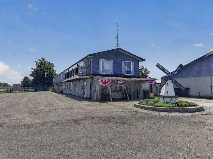 Exterior & Views 2, Skyview Motel, Dufferin