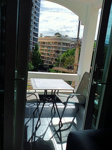 Balcony 5, 115sqm Studio type Jacucci - Apartment 301, Pattaya
