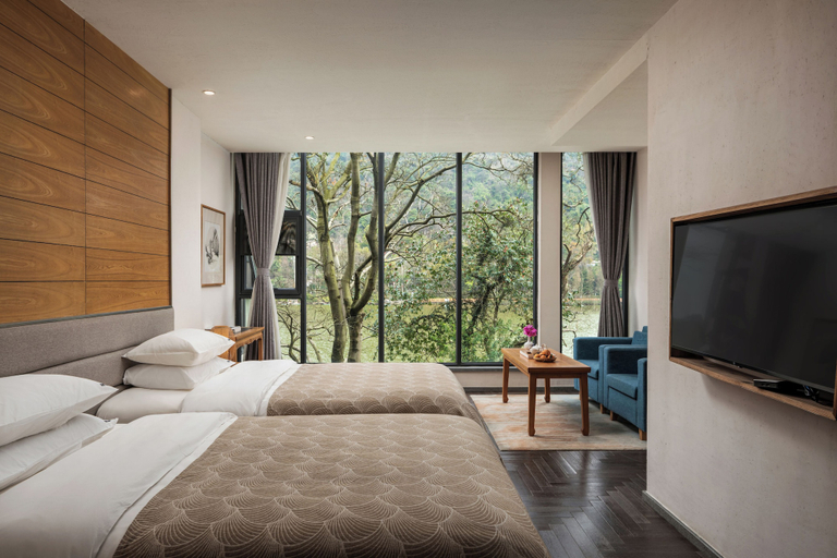 Room 2, Guilin Heshe Lakeside Resort, Guilin