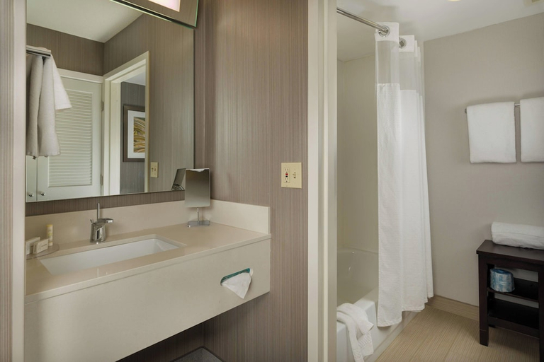 Bathroom 4, Courtyard New Haven Orange/Milford, New Haven