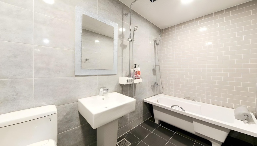 Bathroom, Yeosu Hotel Chocolate, Yeosu