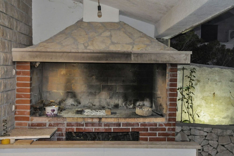 BBQ/picnic area, Apartments Rajko, Selca
