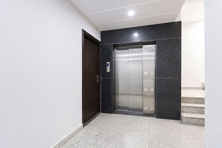 Elevator 4, FabHotel A V Homes - Navjeevan Hospital & Maternity Centre, Gurgaon