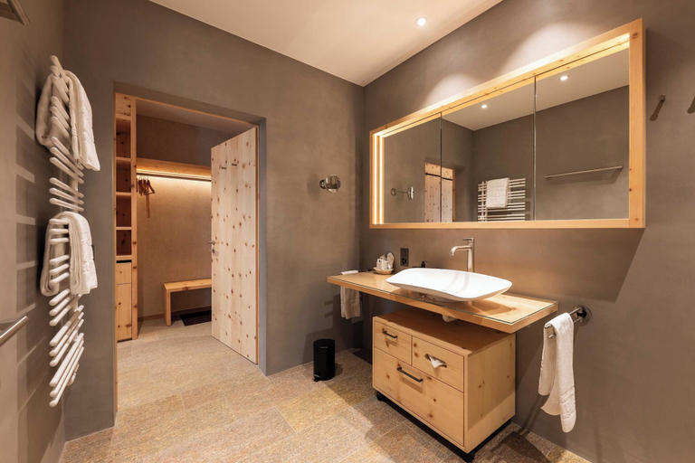 Bathroom 3, Albris, Maloja