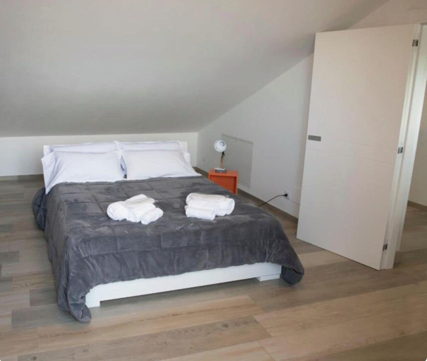 Room 2, Borgo dei Cedri, Bari