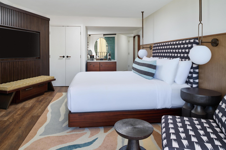 Bedroom 3, OUTRIGGER Waikiki Beach Resort, Honolulu