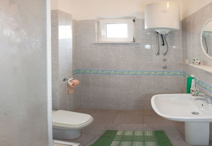 Bathroom 3, Apartments Filip, Okrug