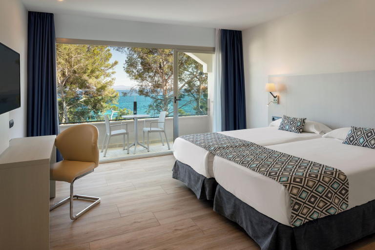 Bedroom 3, Alcanada Golf Hotel, Baleares