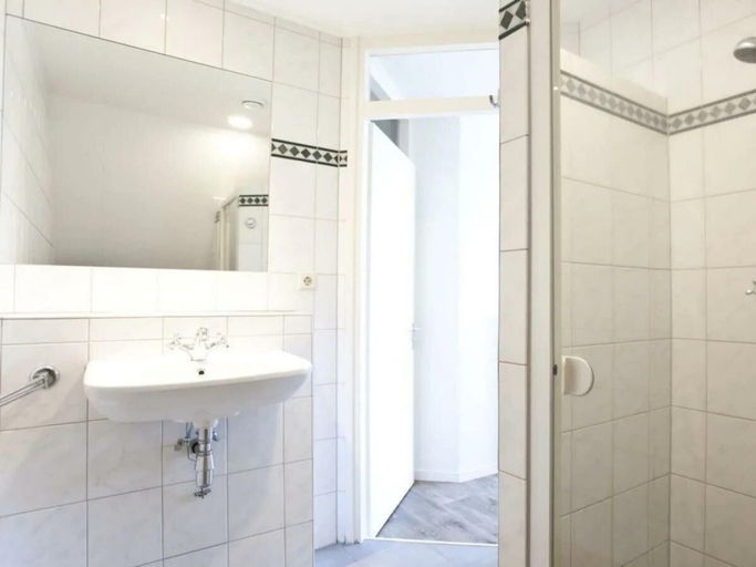 Bathroom, Groepsaccommodatie 18 Otterlo, Ede