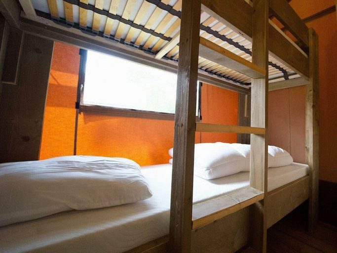 Room 4, Holiday Home in Noord-scharwoude With Wi-fi, Langedijk
