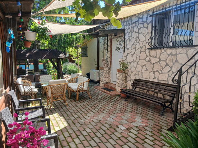 Food & Drinks 4, Casa Mola, Mangalia