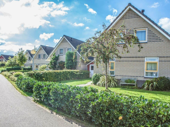 Primary image 4, Holiday Home in Medemblik With Terrace, Medemblik