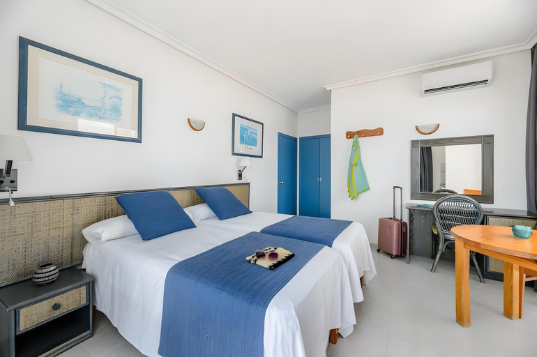 Bedroom 4, Aparthotel Vibra del Mar - Adults only, Baleares