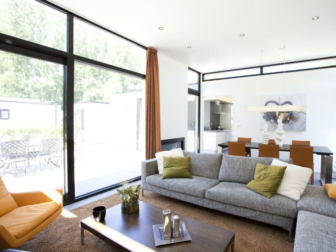 Others 4, Holiday Home in Velsen-zuid With Terrace, Velsen